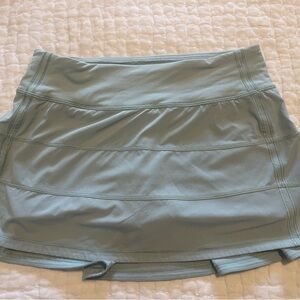 🍋Size 4 mint green Lulelemon pace rival skirt!🍋. EUC!!